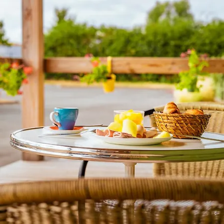 فندق Greet En Beaujolais A6