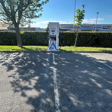 Greet En Beaujolais A6 Hotel Belleville-sur-Saône