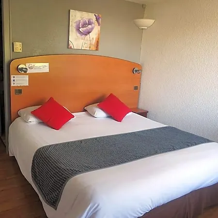 Greet En Beaujolais A6 فندق
