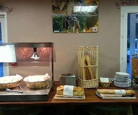 Greet En Beaujolais A6 Hotel 3*